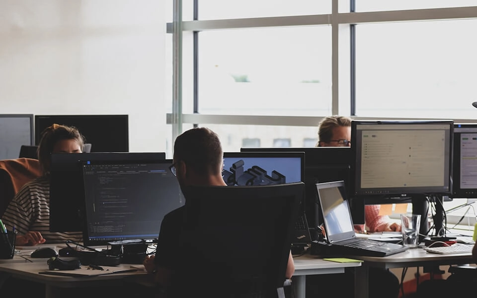 Feature Showcase Card